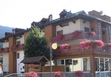 Alia Bianca Active & Family 4* Andalo
